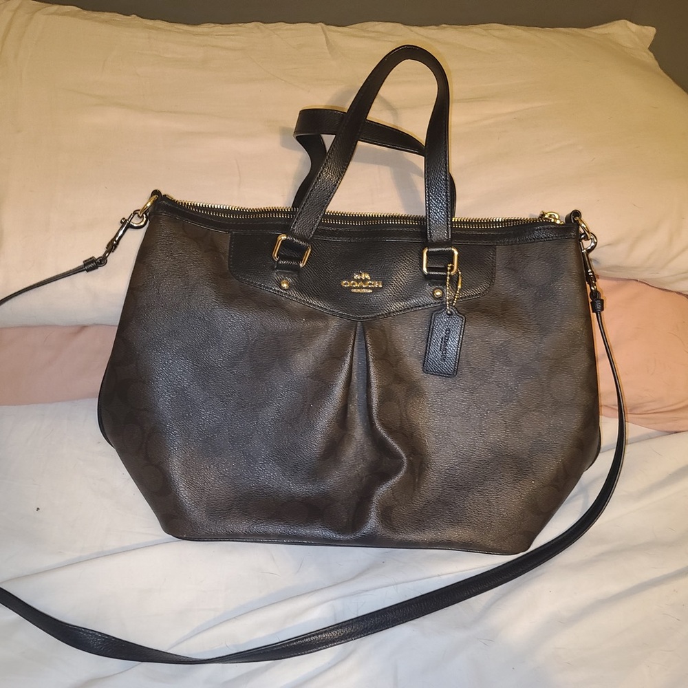 Authentic Coach purse with a crossbody strap! - Picture 1 of 12